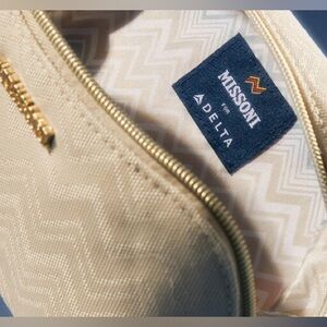 Delta x Missoni Delta One Amenity Kit (cream)